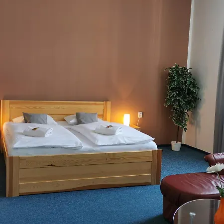Club Trio Hotel 3*