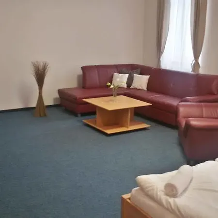 Club Trio Hotel 3*