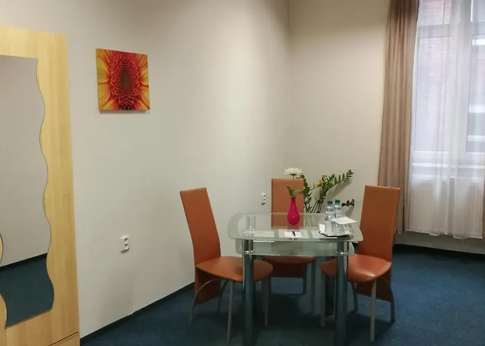 Club Trio Hotel 3*