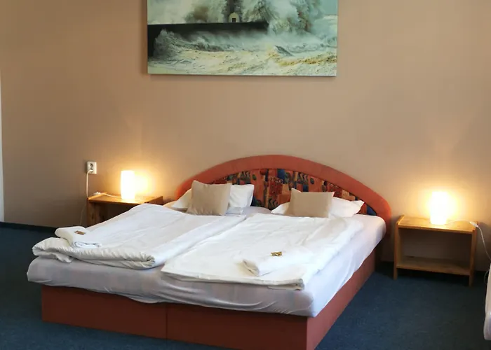 Club Trio Hotel 3*